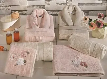 تصویر 2 از حوله تن‌ پوش گلدار مناسب هدیه و استفاده روزمره